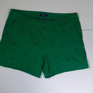 IZOD Womens Golf Short Kelly Green Pineapple 8